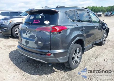 2017 Toyota Rav4 Xle z USA, uszkodzony, nr VIN JTMWFREV9HD096992